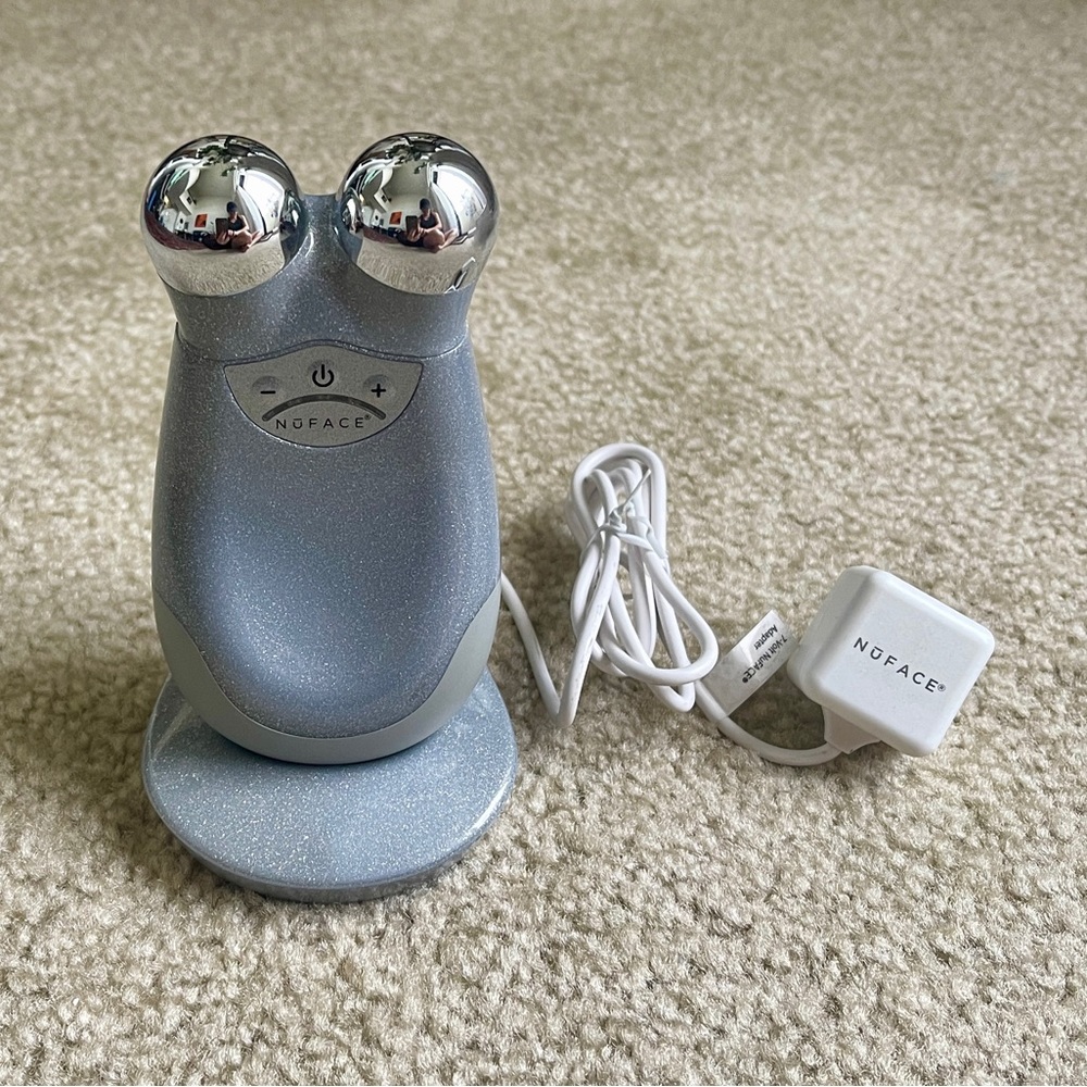 NuFace Trinity Microcurrent Facial Toning Device